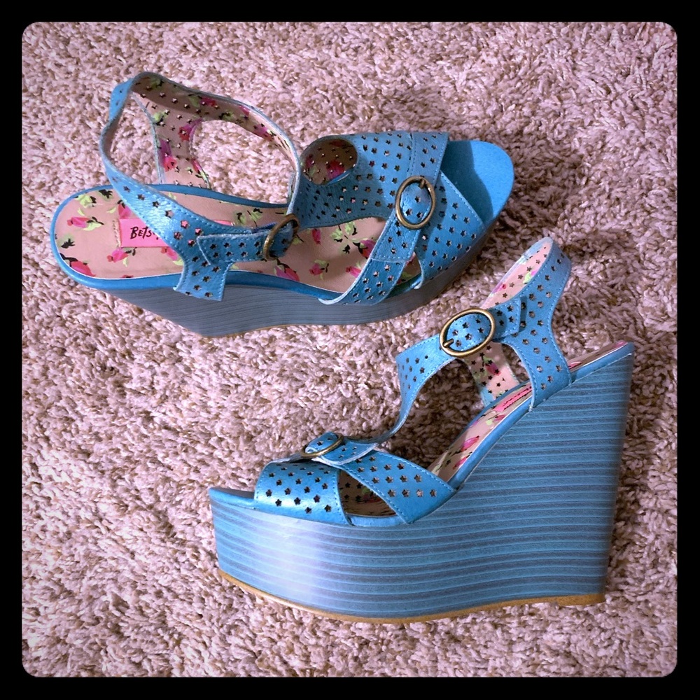 Betsey Johnson Blue Green Platforms - size 9